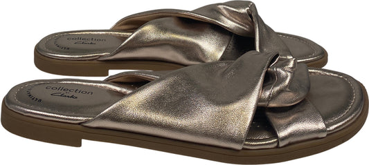 Clarks Collection Women’s Silver/Pewter Metallic Reyna Twist Flats - 8.5