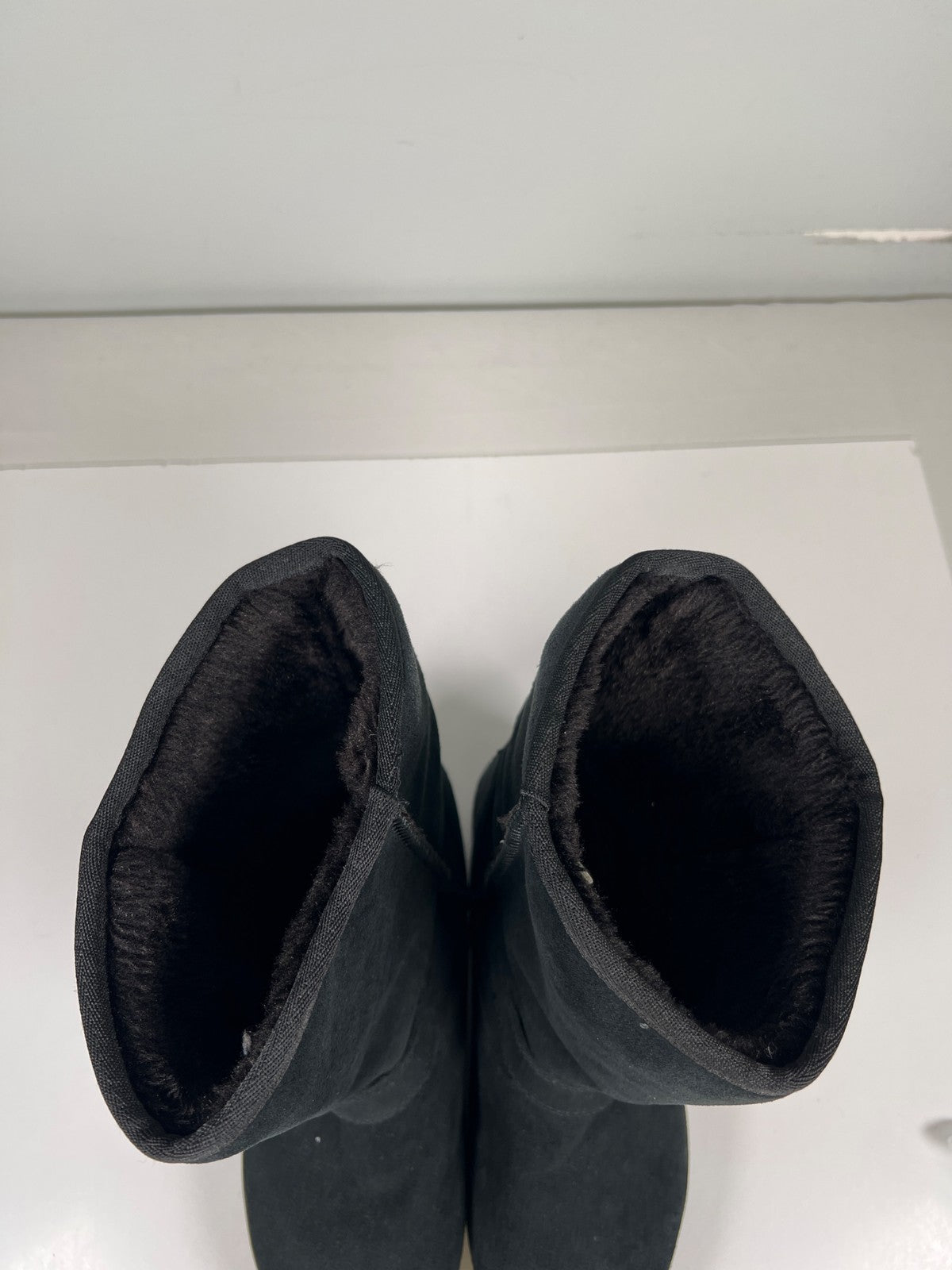 Skechers Women’s Black Shearling Shape Ups Boots - 7.5