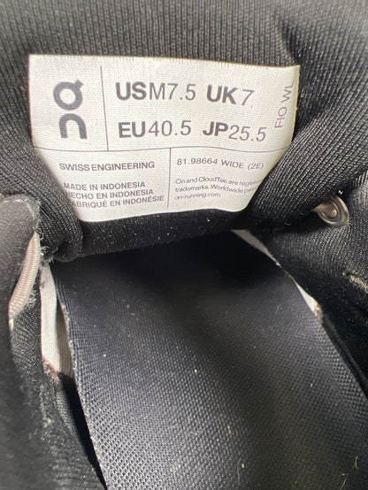 On Men’s Black Cloudflyer Pull On Athletic Running Shoes - 7.5