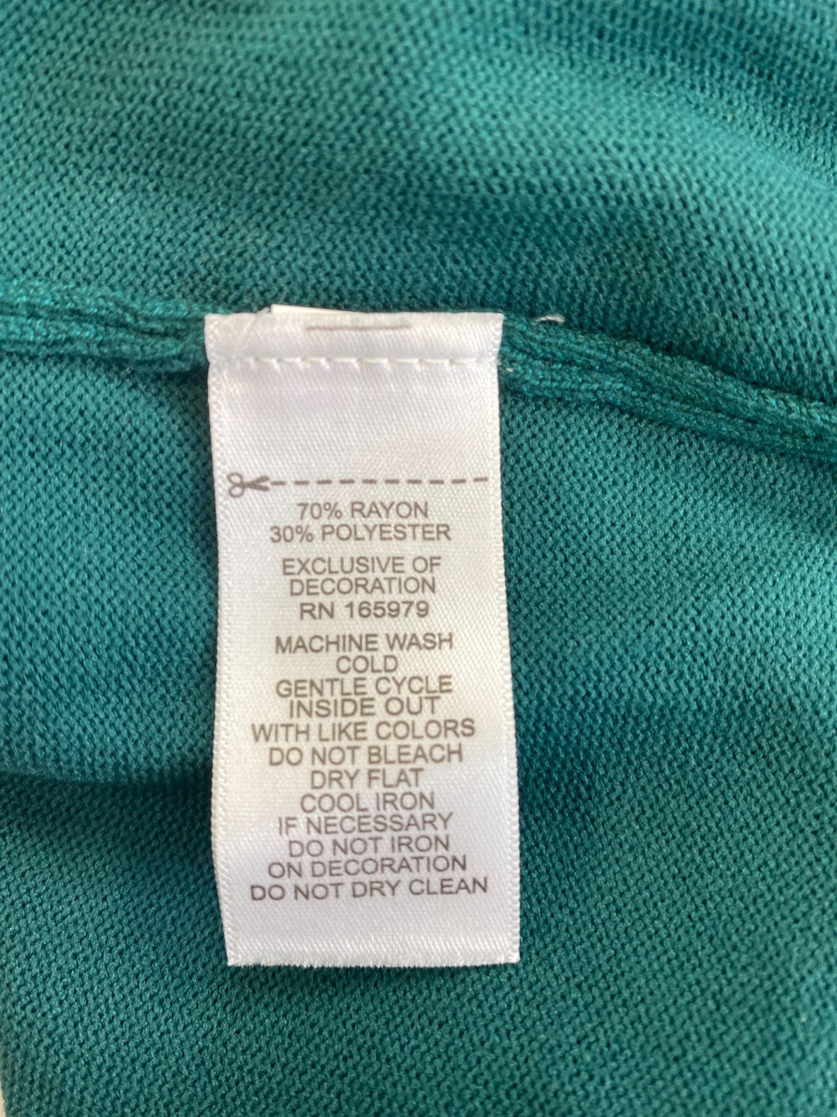 Cable and Gauge Women’s Green Rhinestone Keyhole Front Long Sleeve Shirt - L