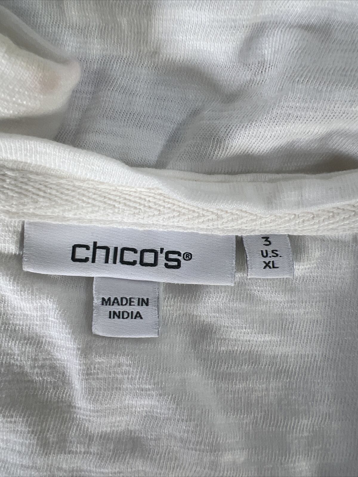 Chico's Women's White Tropical Print V-Neck T-Shirt - 3/US XL