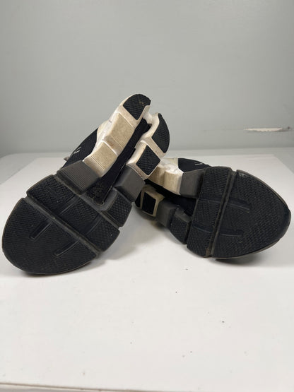 On Men’s Black Cloudflyer Pull On Athletic Running Shoes - 7.5