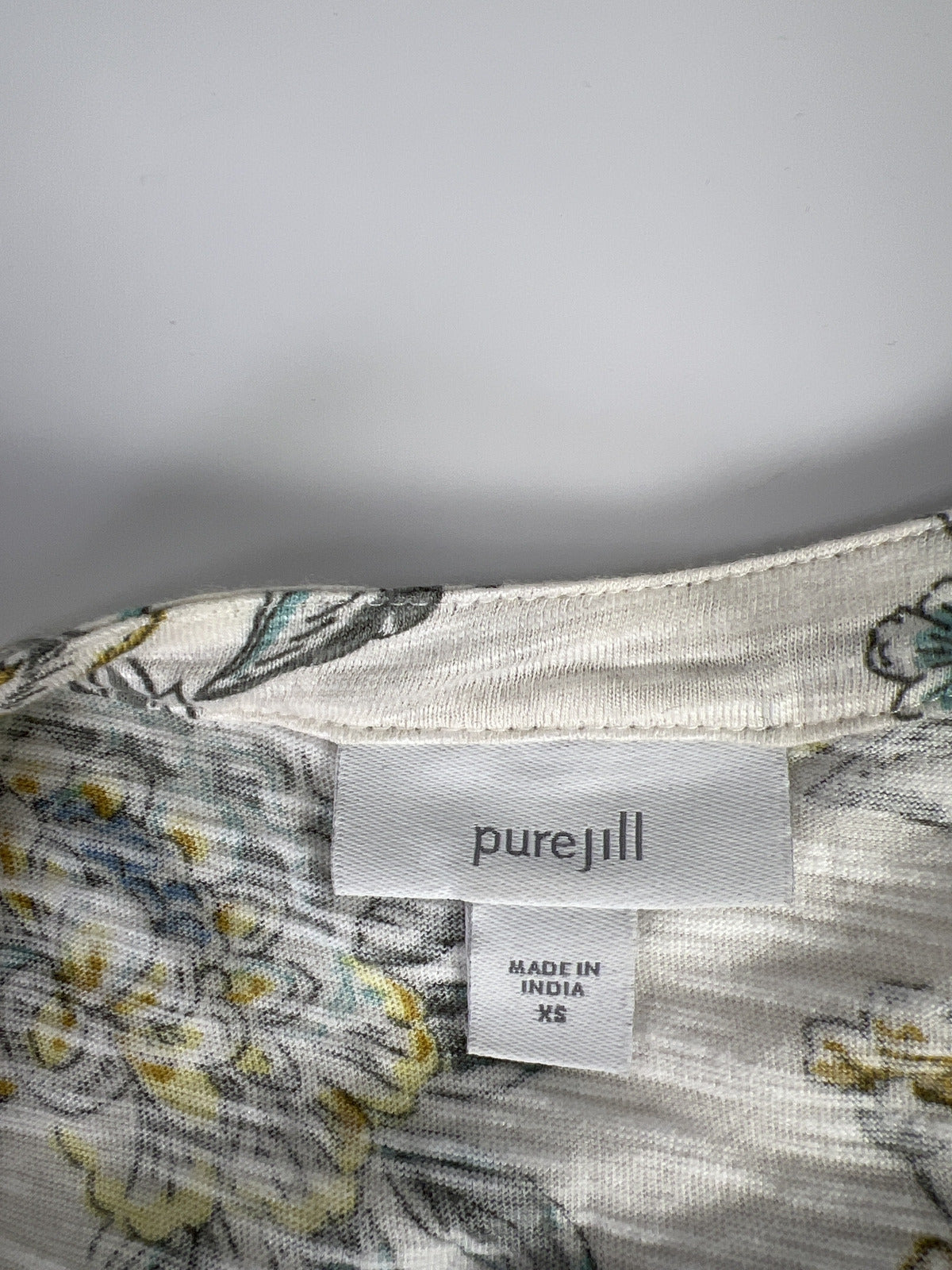 Pure J.Jill Women’s White/Yellow Floral V-Neck 3/4 Sleeve T-Shirt - XS