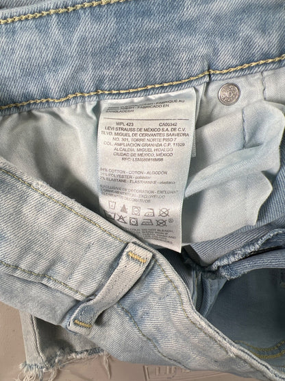 Denizen from Levi’s Women’s Light Wash Mid Rise Boyfriend Denim Jeans - 10