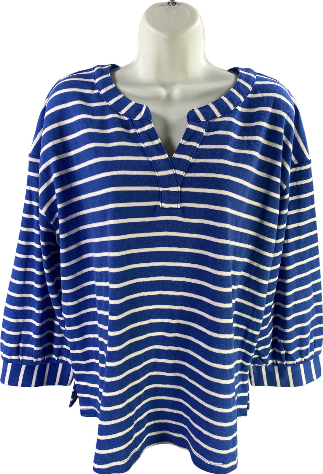 Croft and Barrow Women’s Blue Striped 3/4 Sleeve V-Neck Pullover Shirt - XL