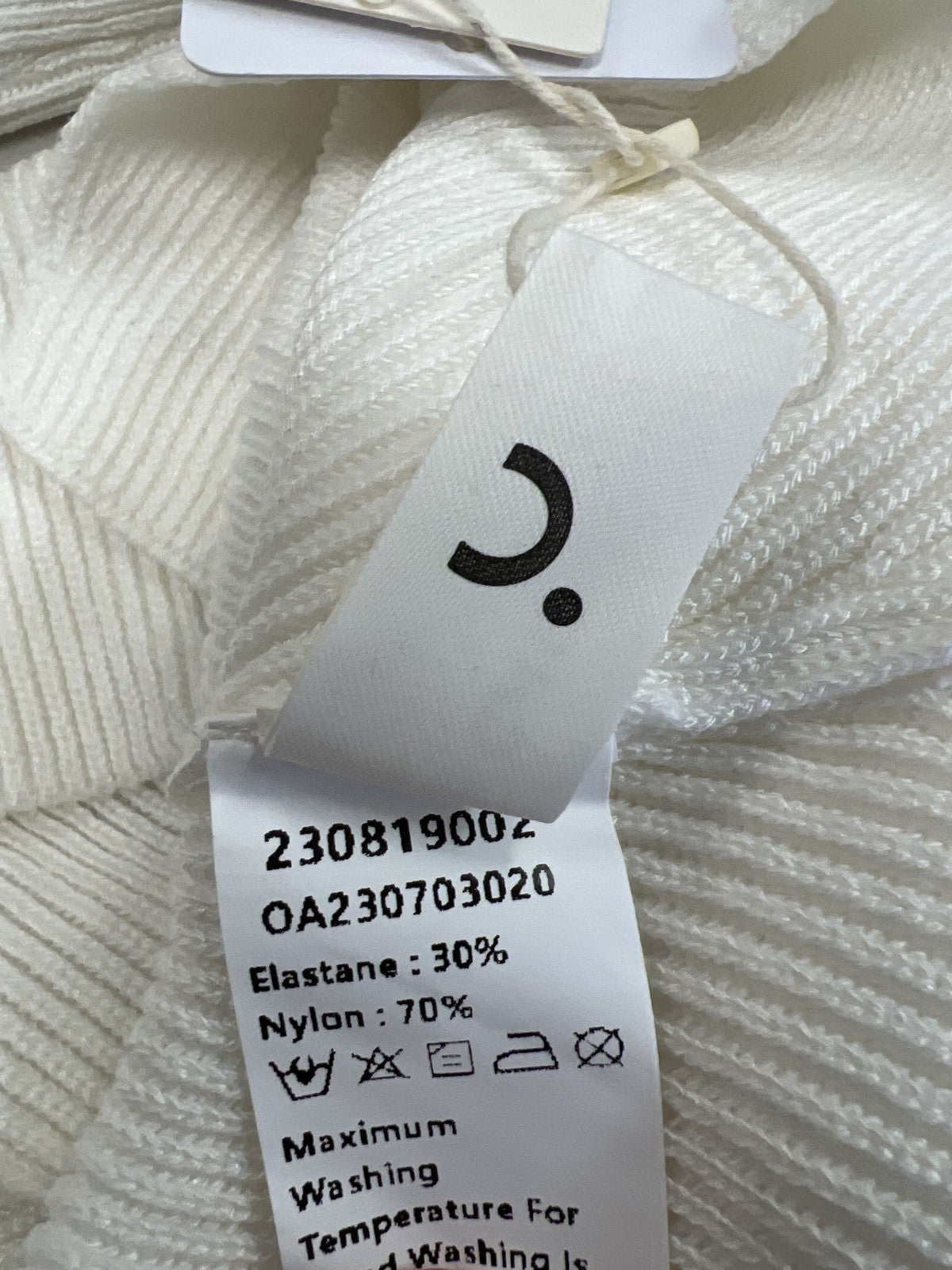 Commense Women’s Ivory/White Ribbed Long Sleeve Sweater Shirt - S