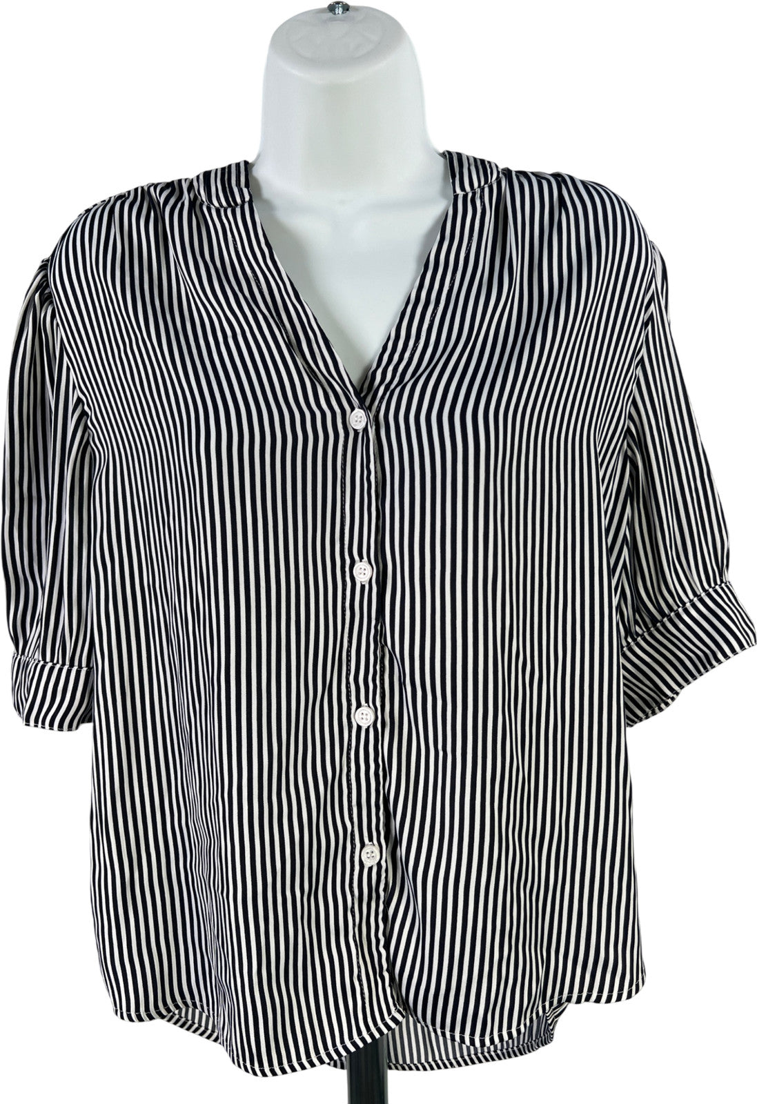 T Tahari Women’s Blue/White Striped Short Sleeve Button Up Blouse - M
