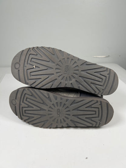 UGG Men’s Gray Classic Mini Shearling Pull On Boots - 11