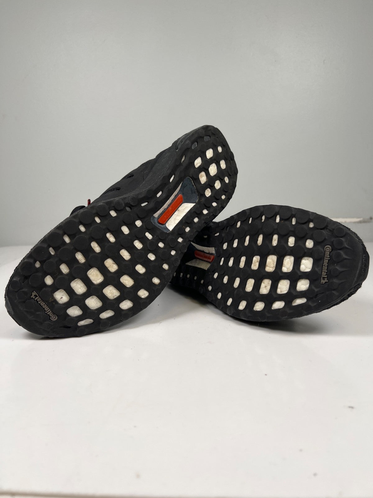 Adidas Men’s Triple Black Ultraboost Lace Up Athletic Sneakers - 9.5