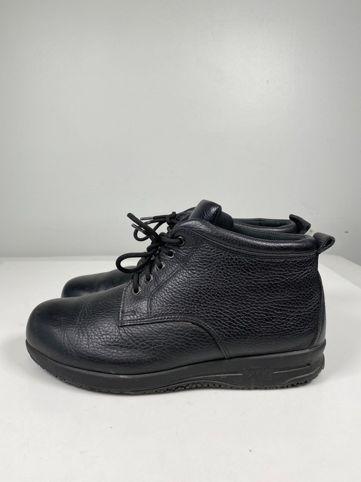 SAS Women’s Black Leather Alpine Slip Resistant Lace Up Boots - 10WW