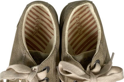 Taos Women’s Beige Star Canvas Lace Up Sneakers - 10 Wide