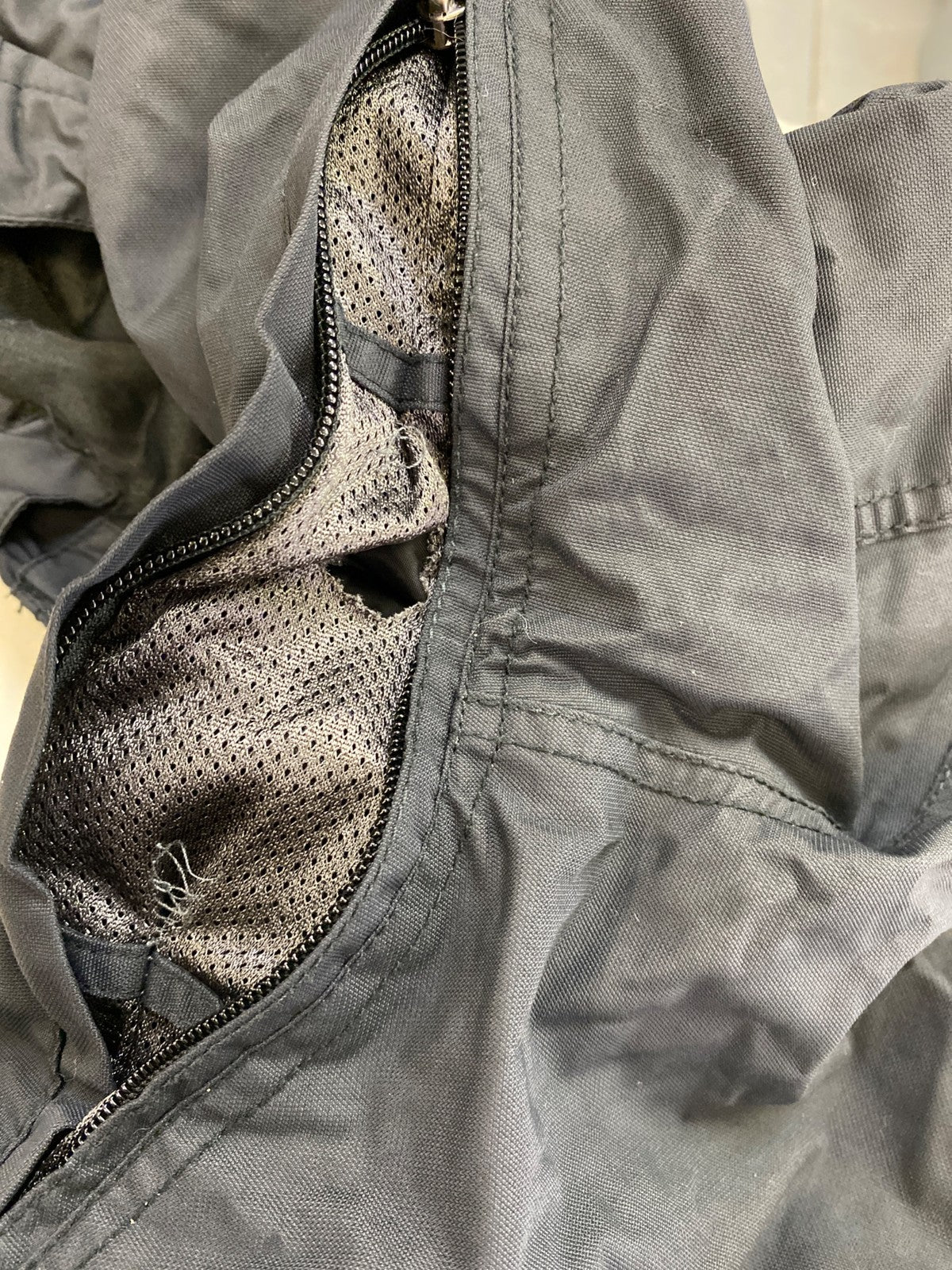 686 Men’s Black Full Zip Hooded Winter Ski/Snowboard Winter Coat - S