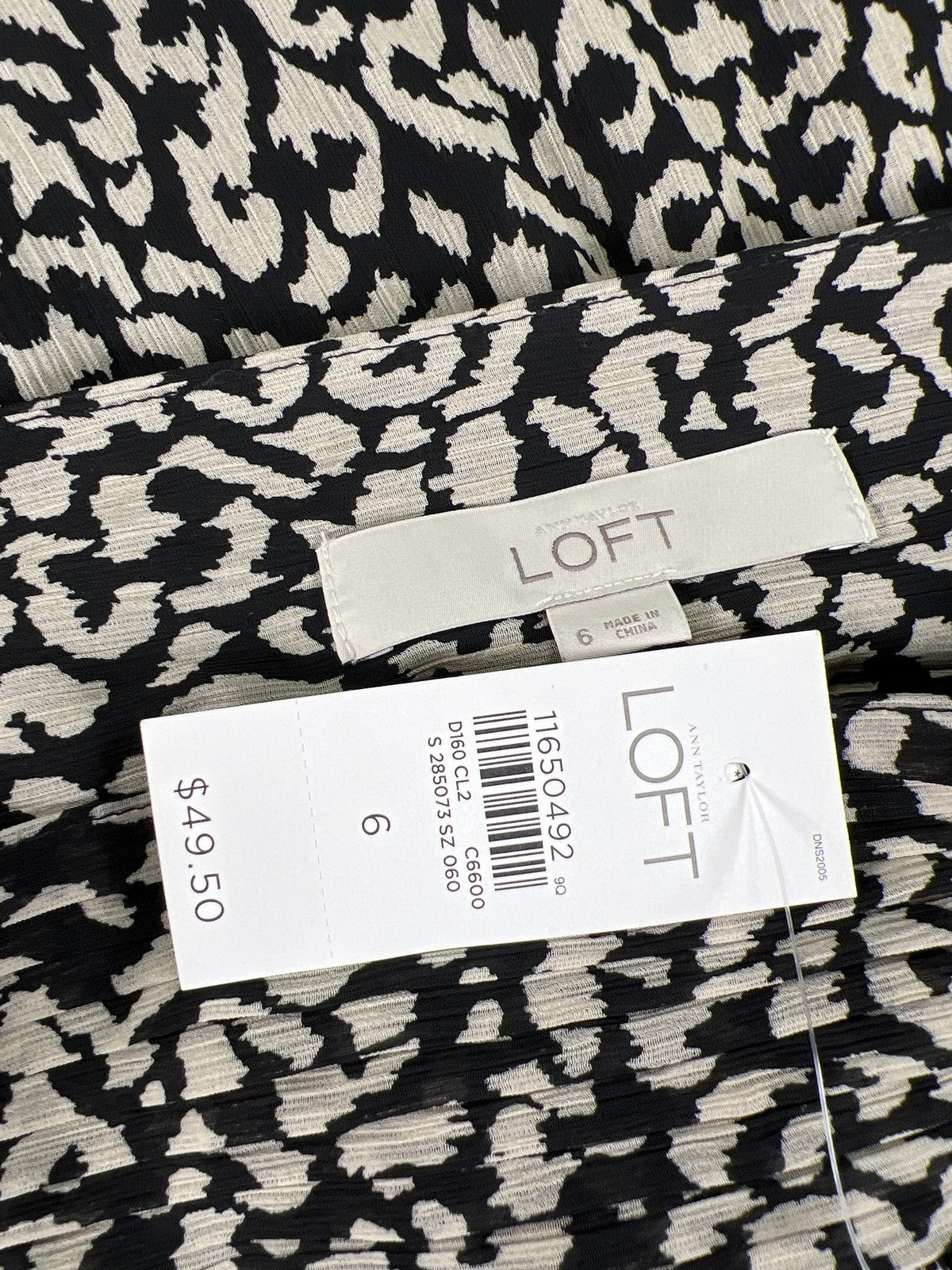 LOFT Women’s Black Side Zip Short Skirt - 6