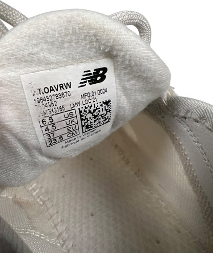 New Balance Women’s White Fresh Foam Roav Lace Up Athletic Shoes - 6.5