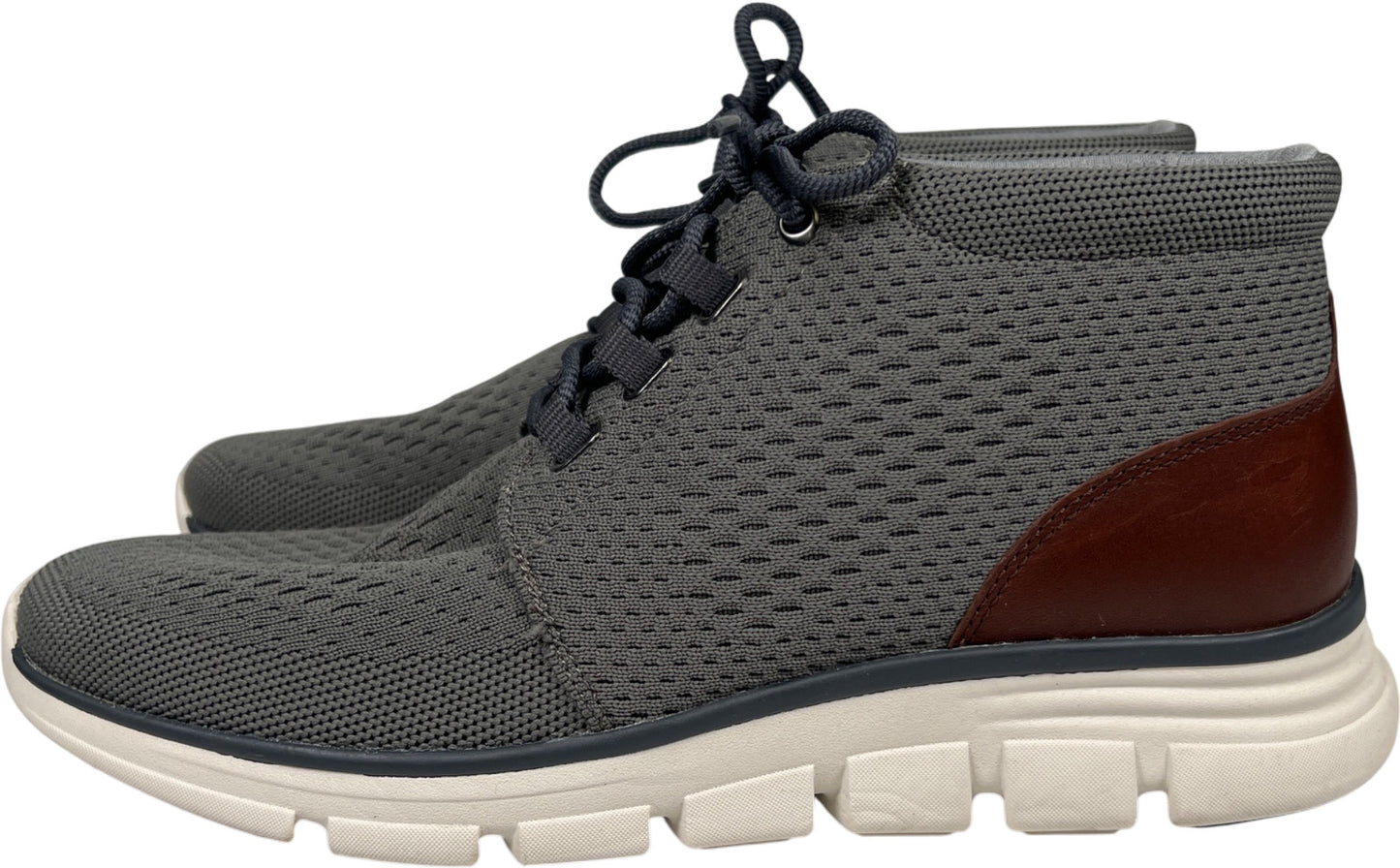 Johnston and Murphy Men’s Gray Amherst Lug Knit Chukka Boots - 10