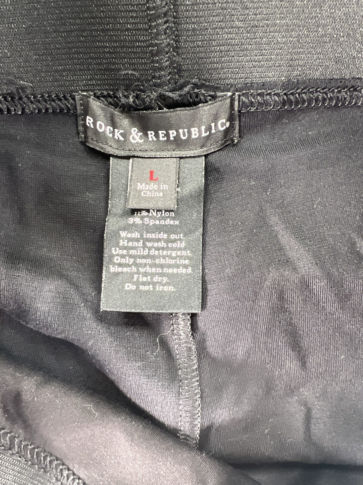 Rock & Republic Women’s Black Camouflage Casual Leggings - L