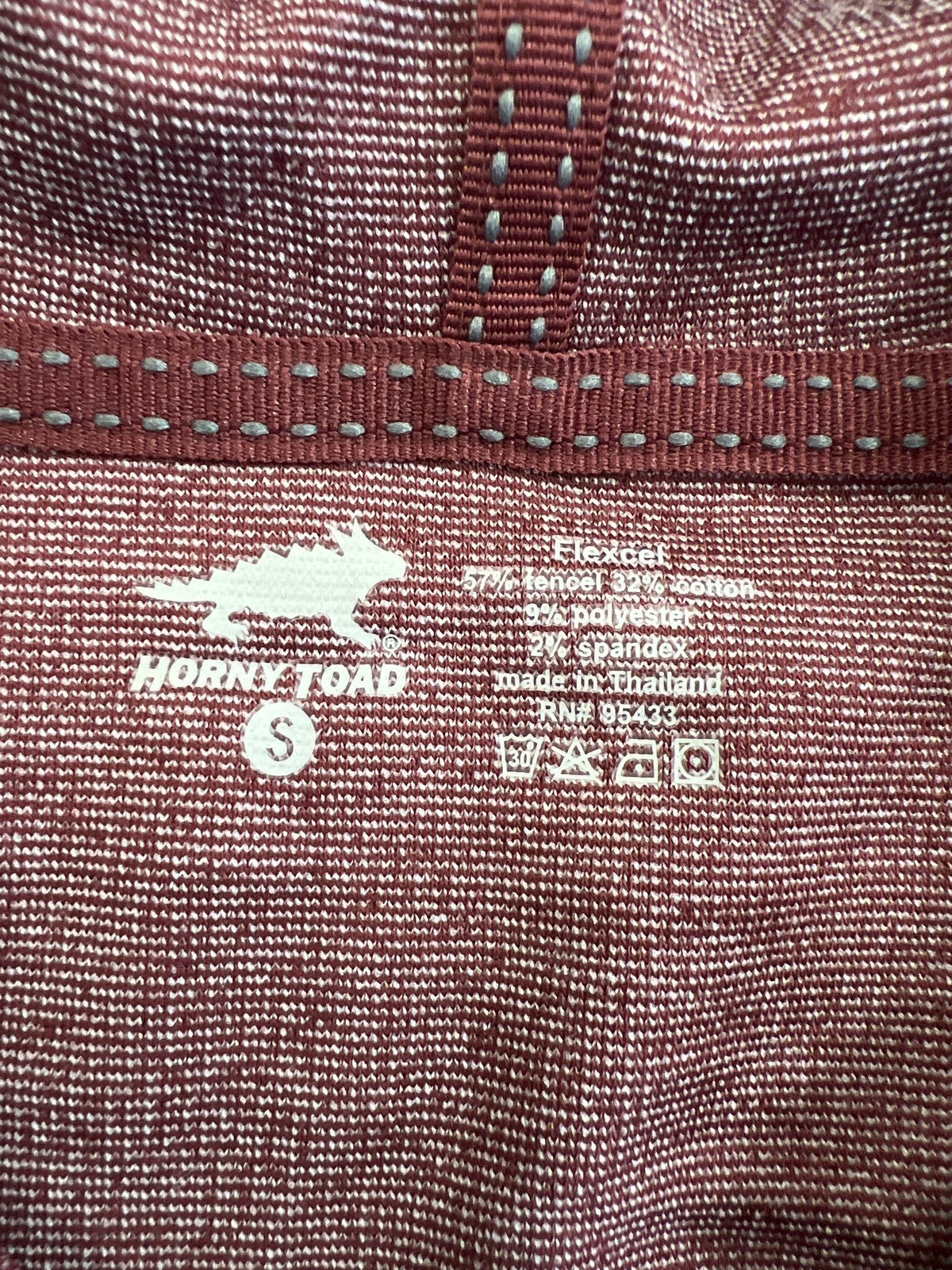 Horny Toad Women’s Red Flexcel Jackson Hole WY Long Sleeve Hooded Shirt - S