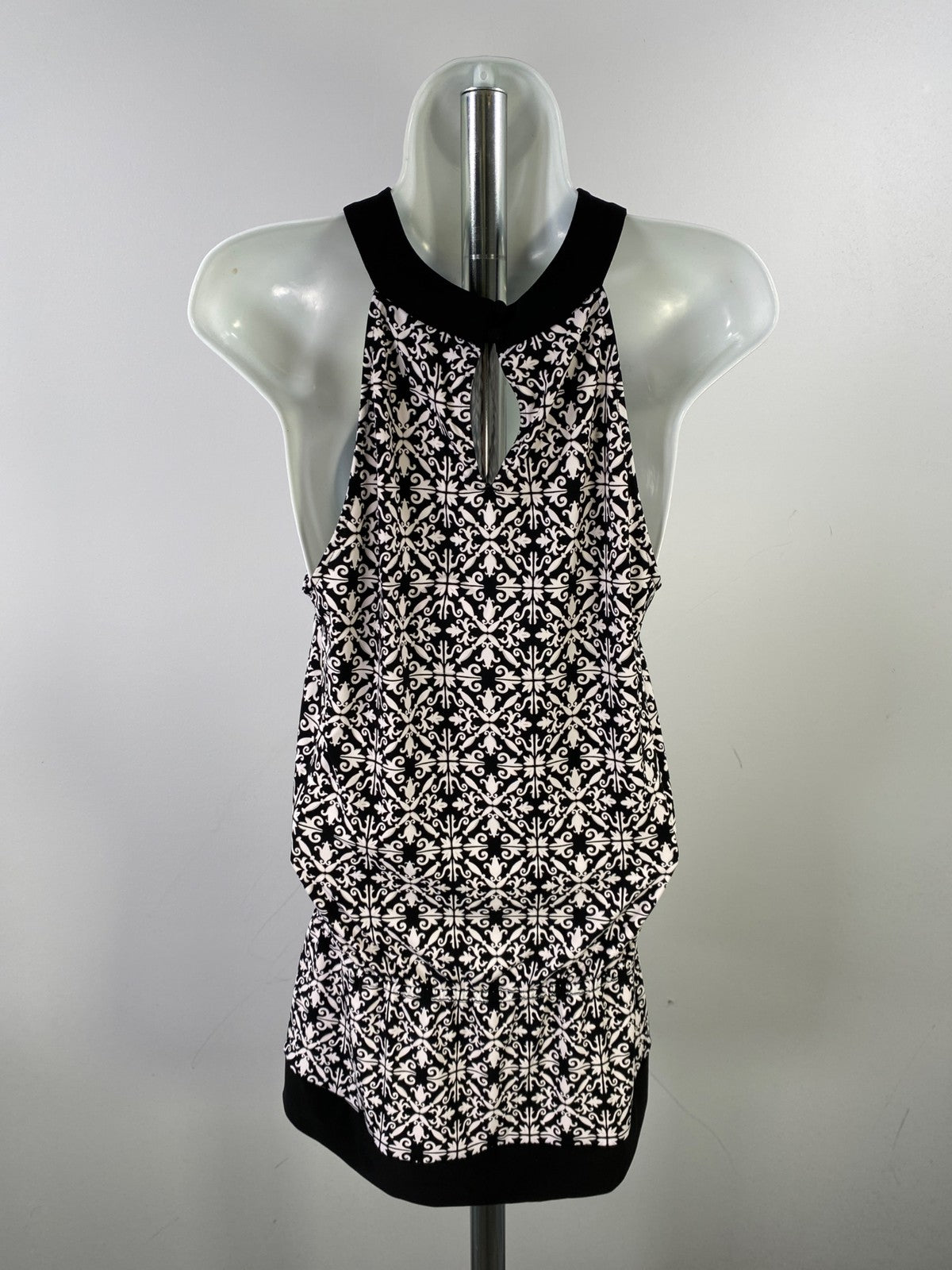 White House Black Market Women’s Black/White Sleeveless Blouse - M