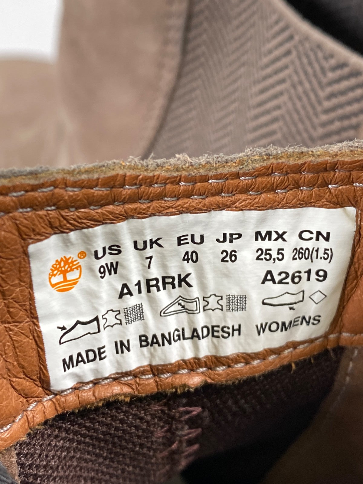 Timberland Women’s Gray/Taupe Suede Courmayer Valley Chelsea Boots - 9 Wide