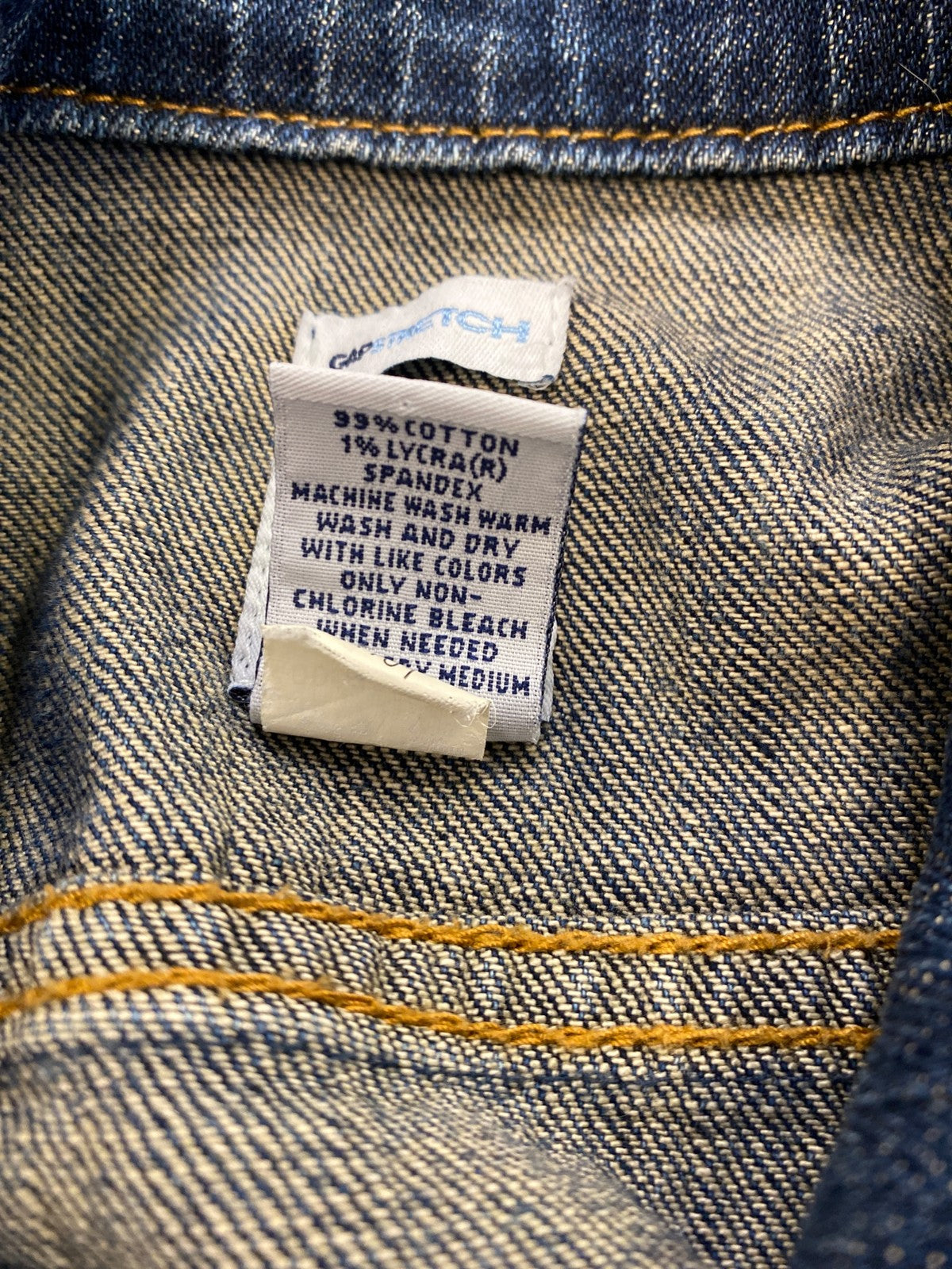 GAP Women’s Medium Wash Stretch Long Sleeve Button Up Jean Jacket - S