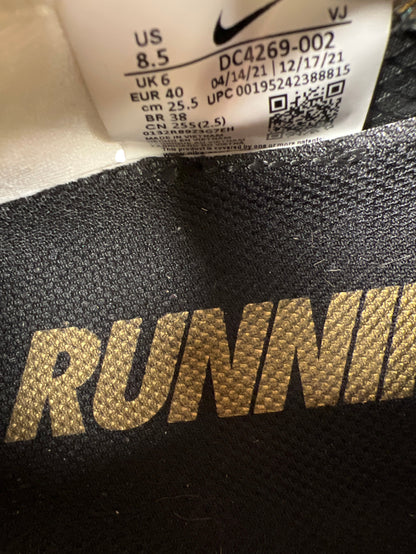 Nike Women’s Black/White React Escape Lace Up Running Shoes - 8.5