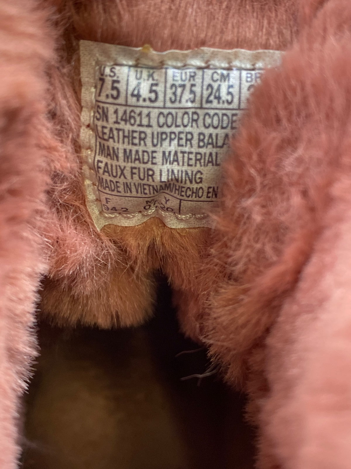 Skechers Women’s Pink On The Go Suede GoGa Mat Winter Chill Ankle Boots - 7.5