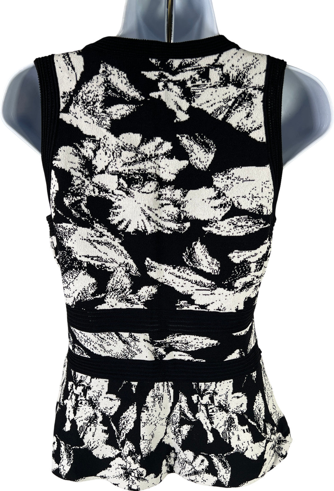 White House Black Market Women’s Black/White Floral Sleeveless Knit Tank Top - S
