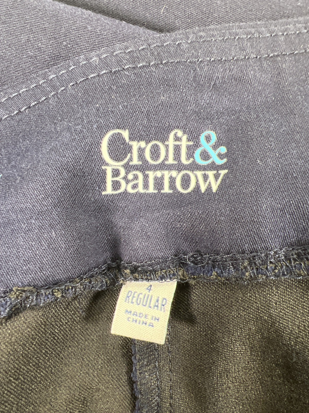 Croft and Barrow Women’s Navy Blue Stretch Capri Pull On Pants - 4