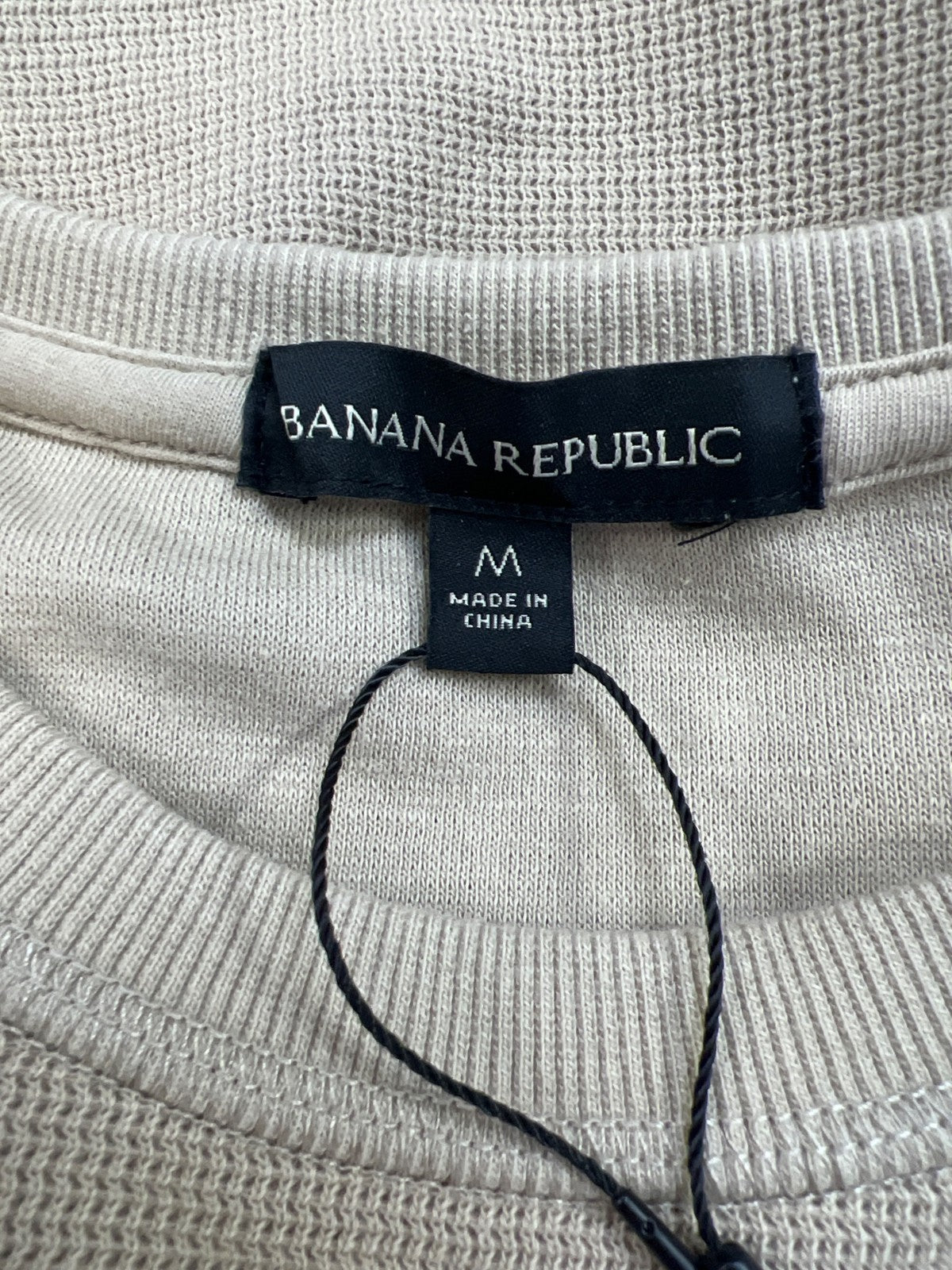 Banana Republic Men’s Beige Long Sleeve Waffle Knit Shirt - M