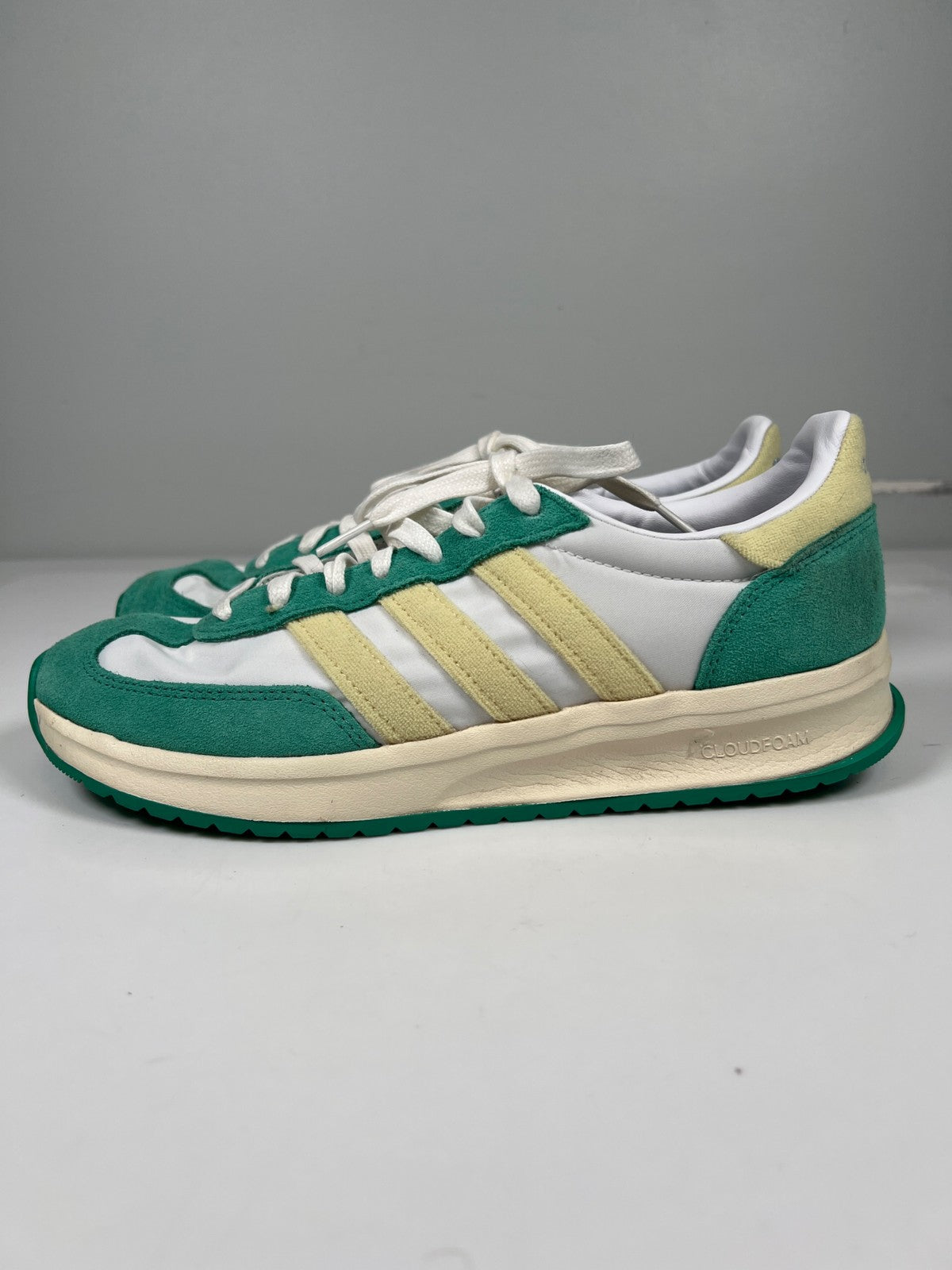 Adidas Women’s White/Green Suede Run 70’s Lace Up Court Sneakers - 9.5