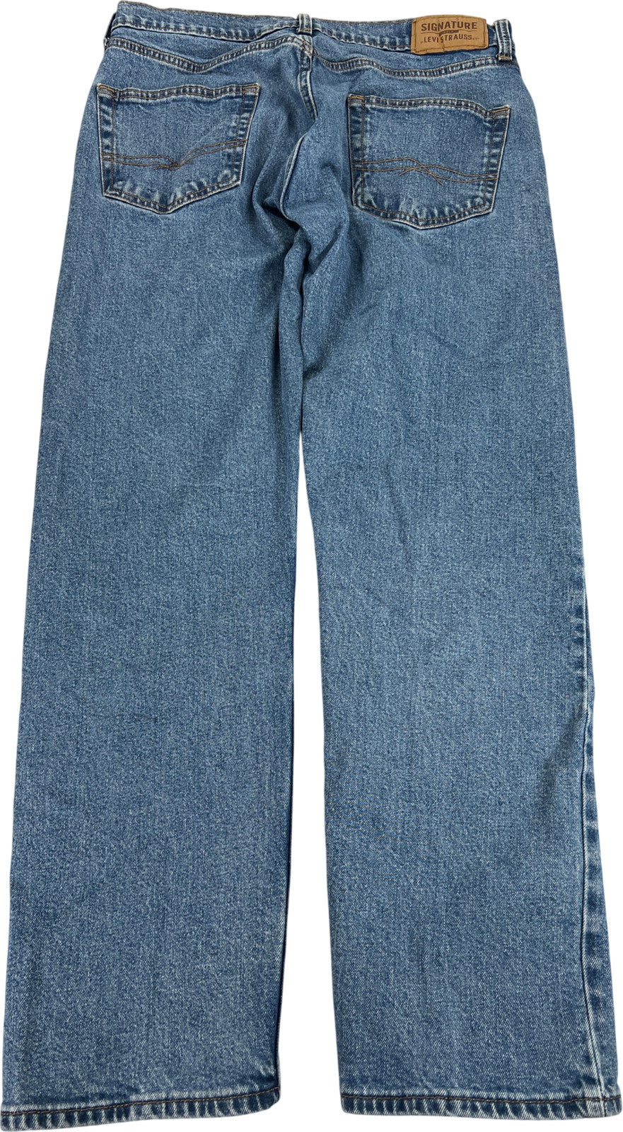 Levi’s Signature Men’s Medium Wash Regular Fit Denim Jeans - 34x30