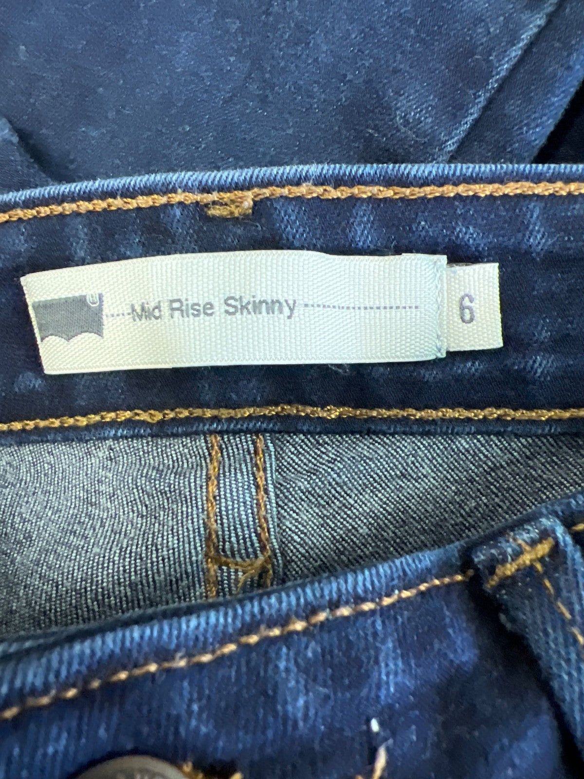 Levi’s Women’s Dark Wash Mid Rise Skinny Denim Jeans - 6