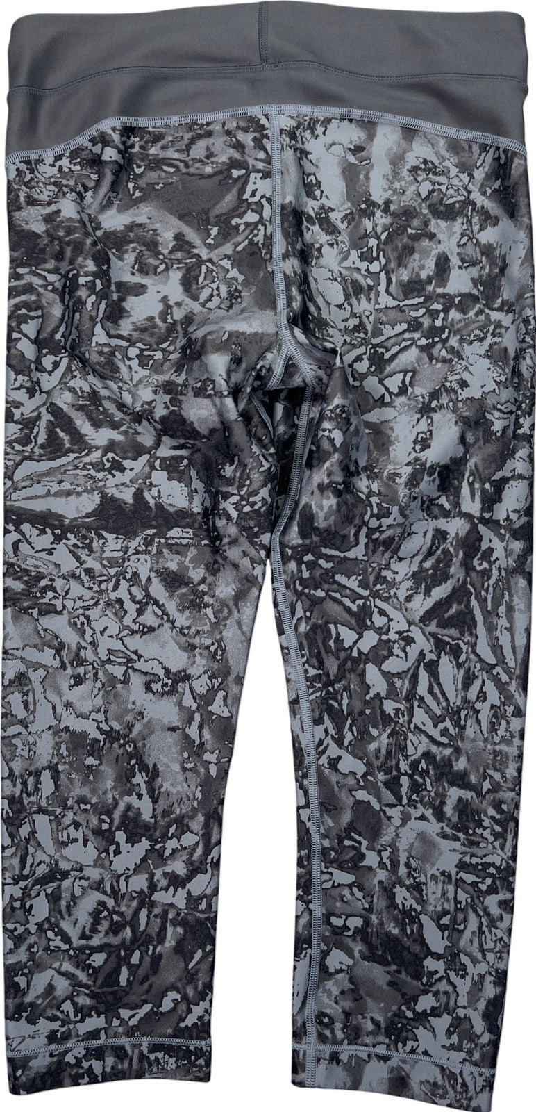 Under Armour Women’s Gray HeatGear Cropped Athletic Leggings - M