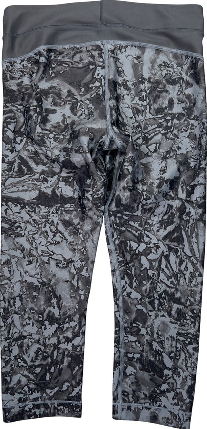 Under Armour Women’s Gray HeatGear Cropped Athletic Leggings - M