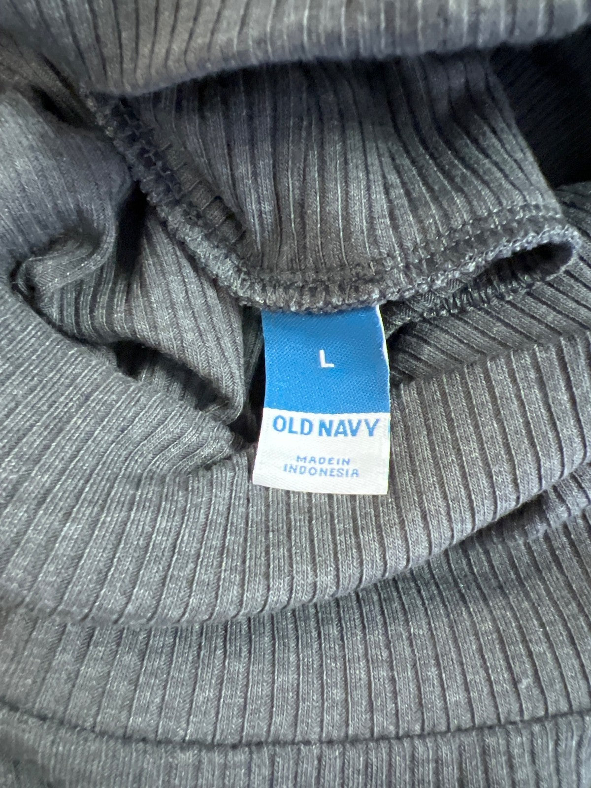 Old Navy Women’s Gray Ribbed Long Sleeve Turtleneck Shirt. - L