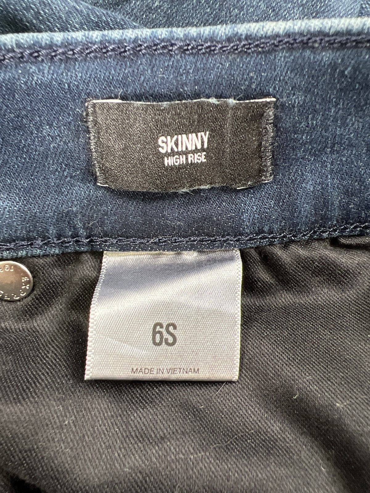 Express Women’s Dark Wash Skinny High Rise Distressed Denim Jeans - 6 Short