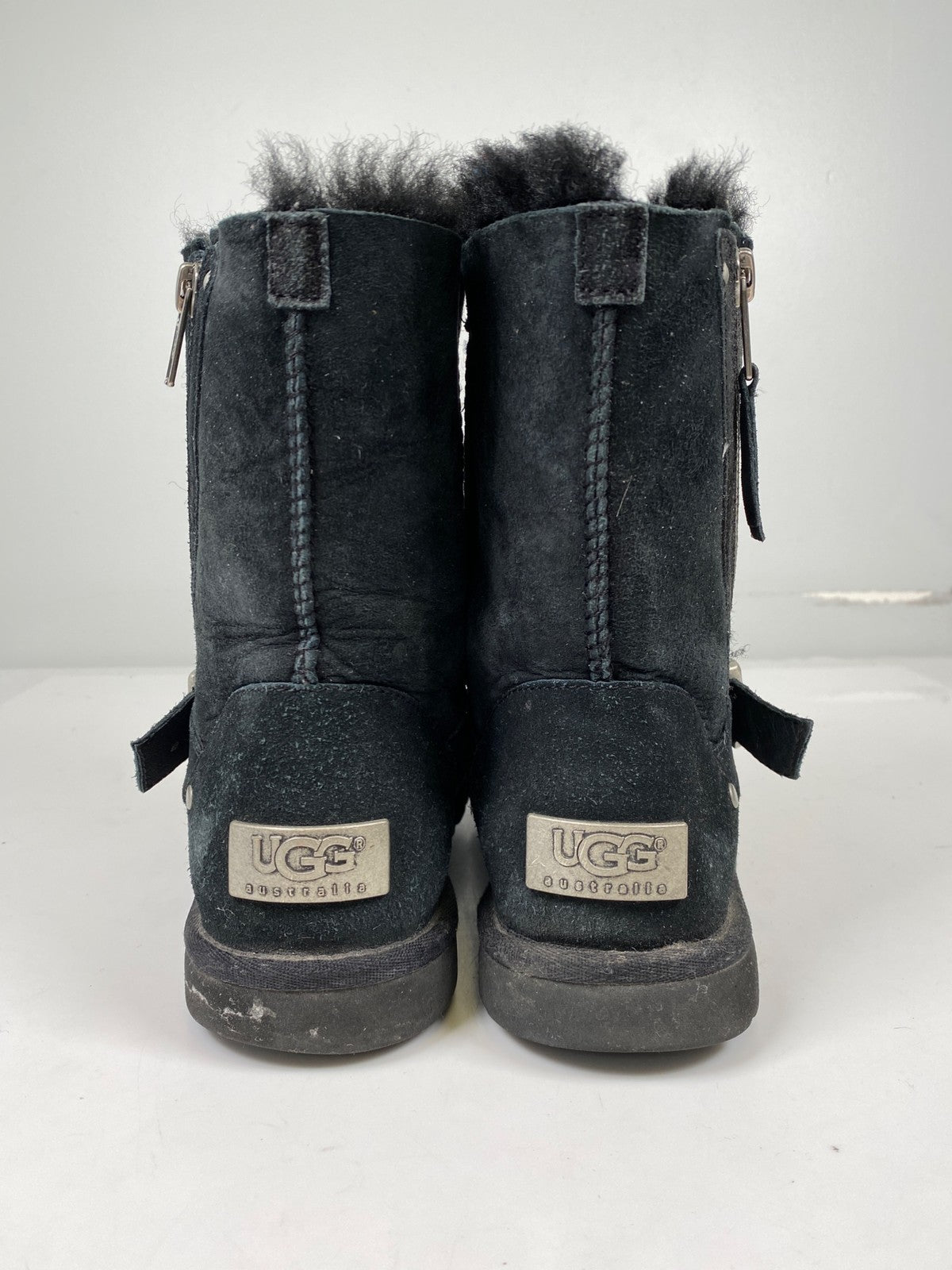 UGG Women’s Black Blaise Zipper Side Short Shearling Boots - 6