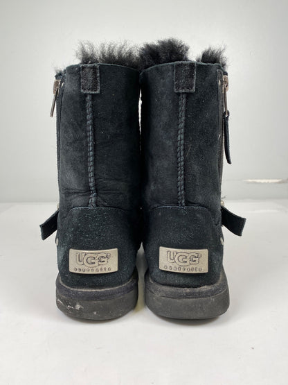 UGG Women’s Black Blaise Zipper Side Short Shearling Boots - 6