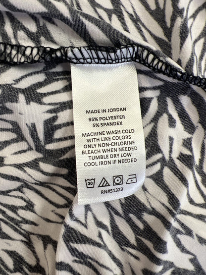 Vince Camuto Women’s White/Black 1/2 Sleeve V-Neck Blouse - XXL