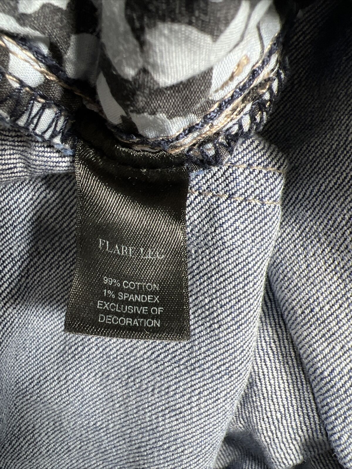 White House Black Market Women's Medium Wash Flare Jeans - 4R