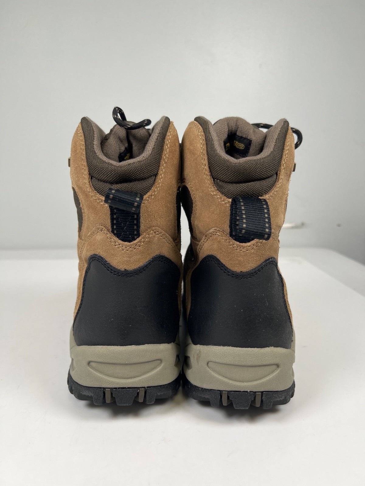 Cabela’s Men’s Tan/Beige Suede Snow Runner Waterproof Hiking Boots - 10 D