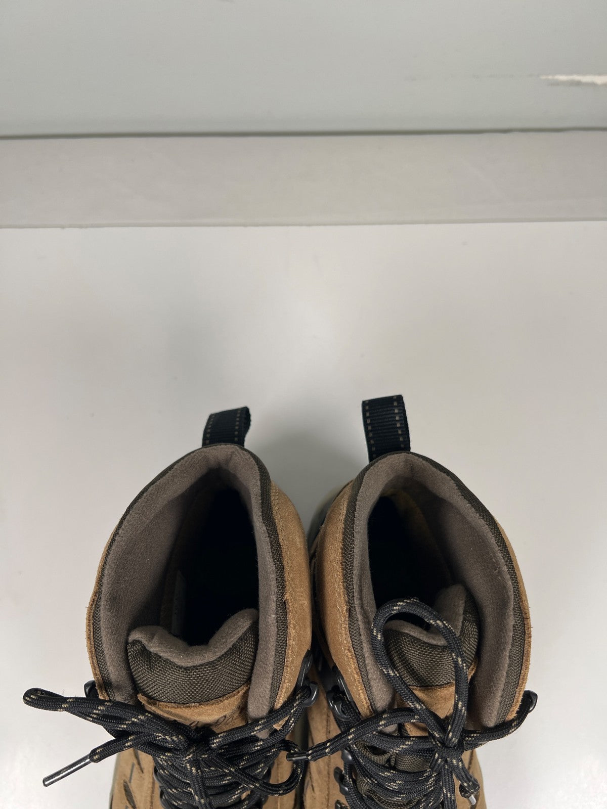 Cabela’s Men’s Tan/Beige Suede Snow Runner Waterproof Hiking Boots - 10 D