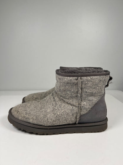 UGG Men’s Gray Classic Mini Shearling Pull On Boots - 11