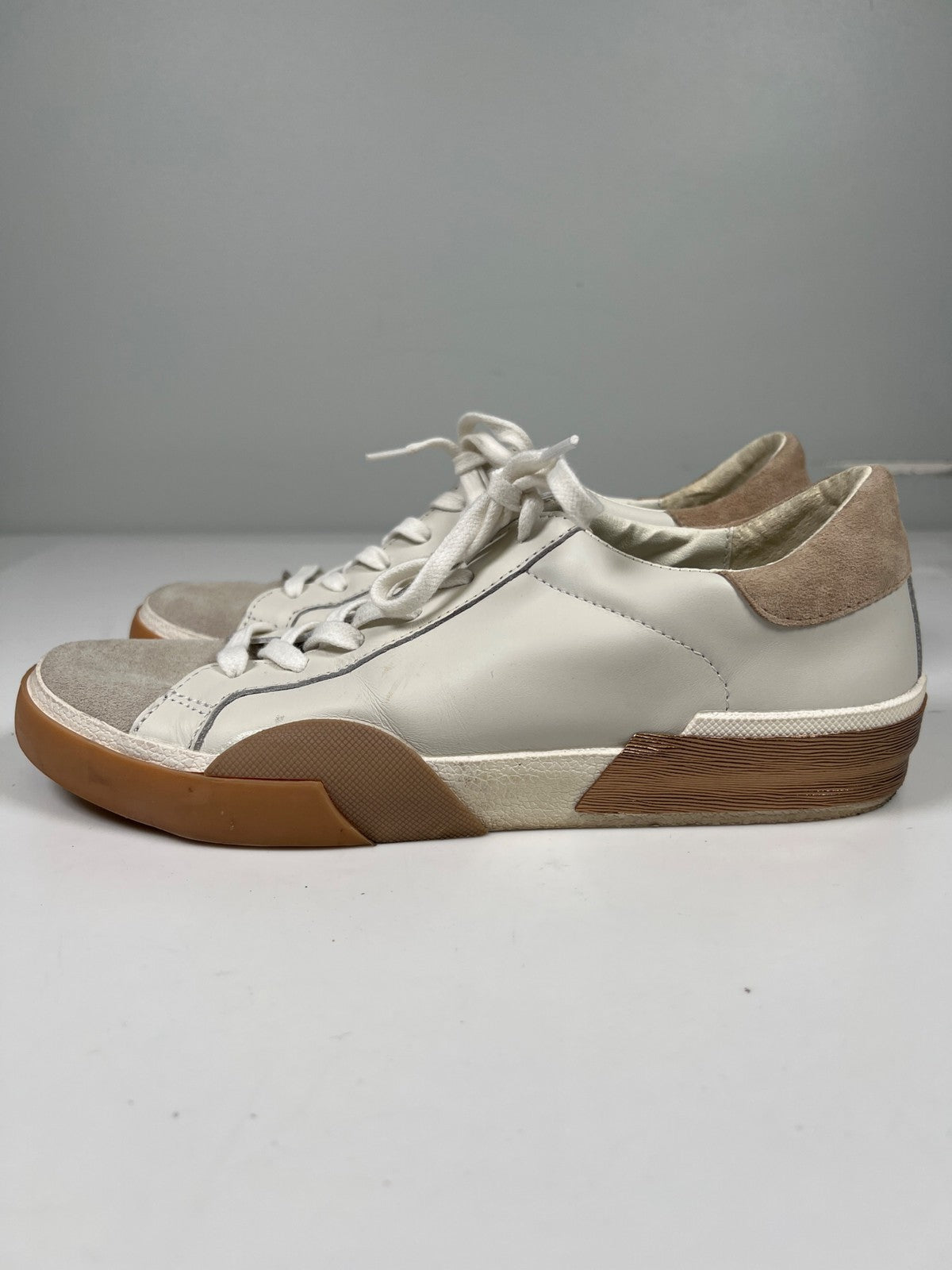 Dolce Vitta Women’s White Leather Low Top Lace Up Sneakers - 8.5