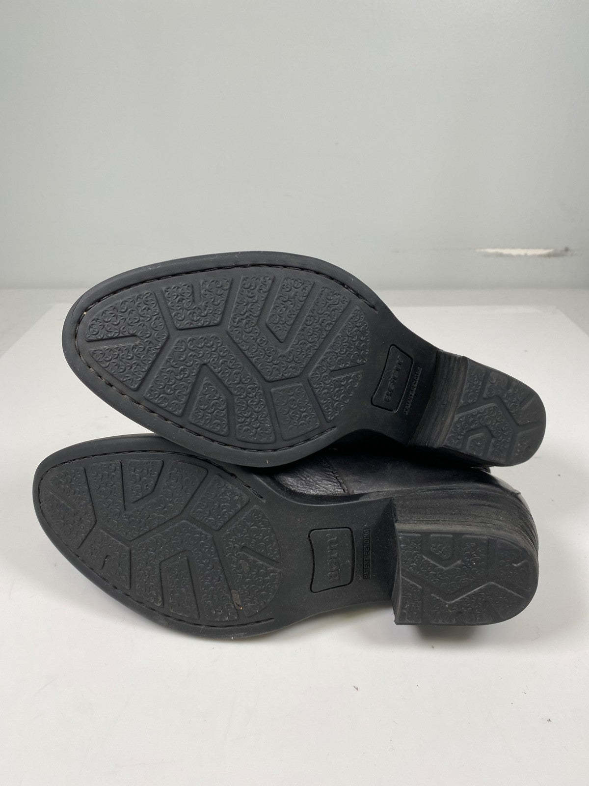 Born Women’s Black Leather Low Heeled Ankle Booties - 7.5