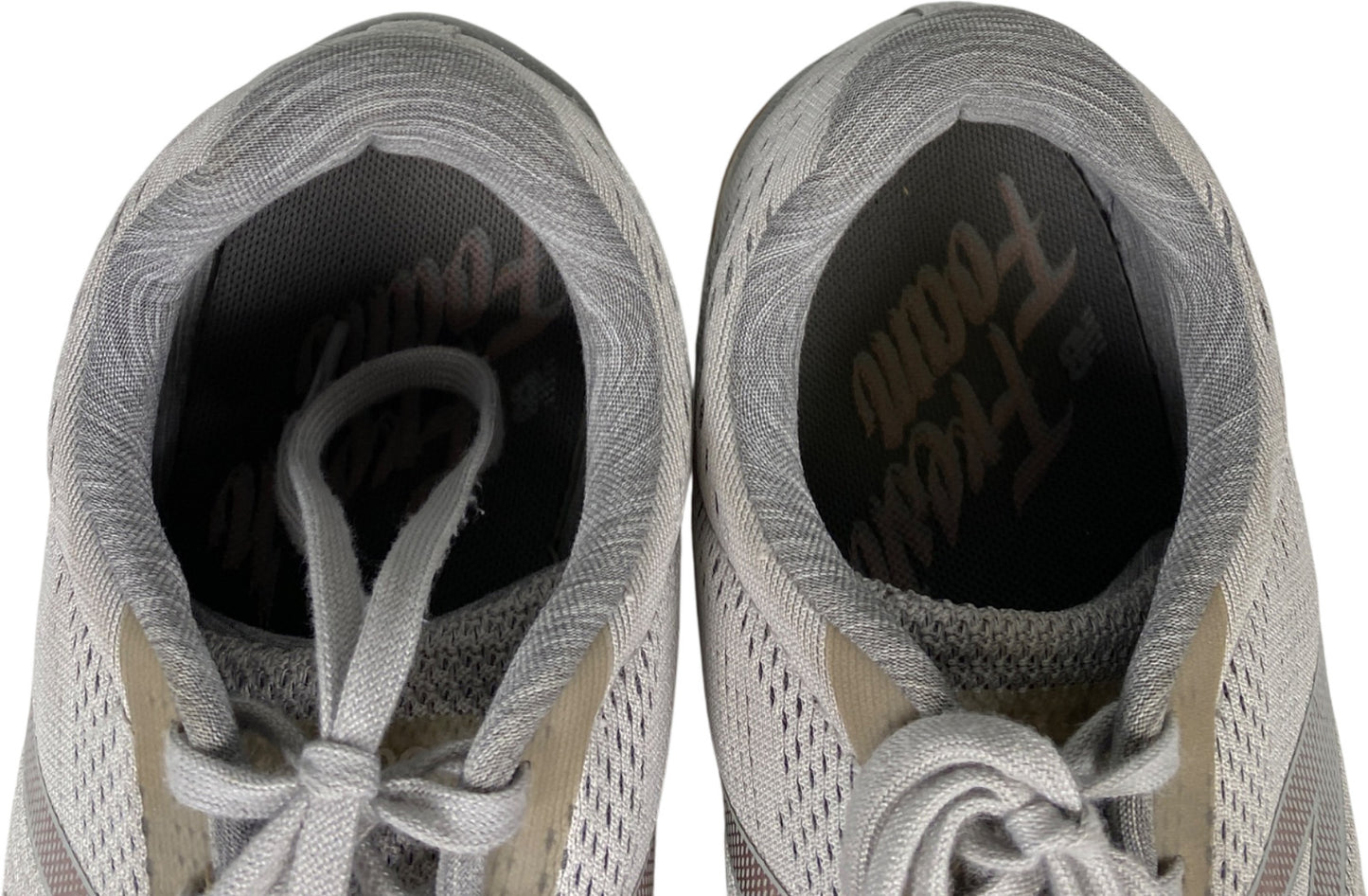 New Balance Women’s Gray Fresh Foam Lace Up Athletic Sneakers - 9.5