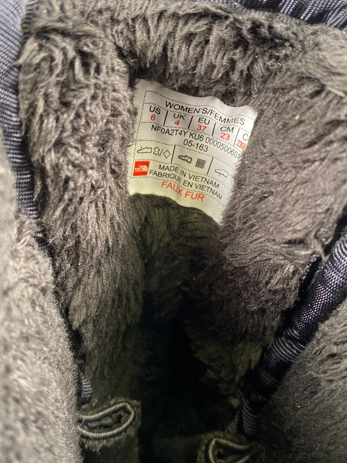 The North Face Women’s Black Shellista Mid Waterproof Winter Snow Boots - 6