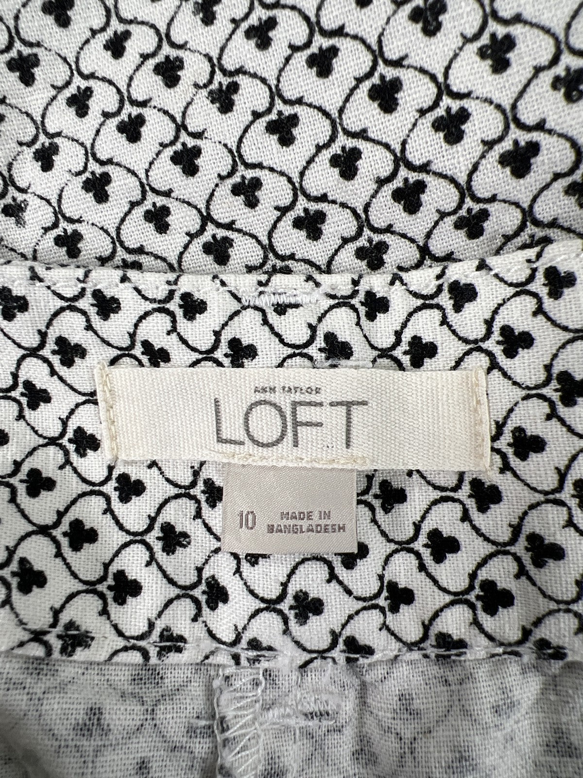 LOFT Women’s White/Black Clover Print Linen Shorts - 10
