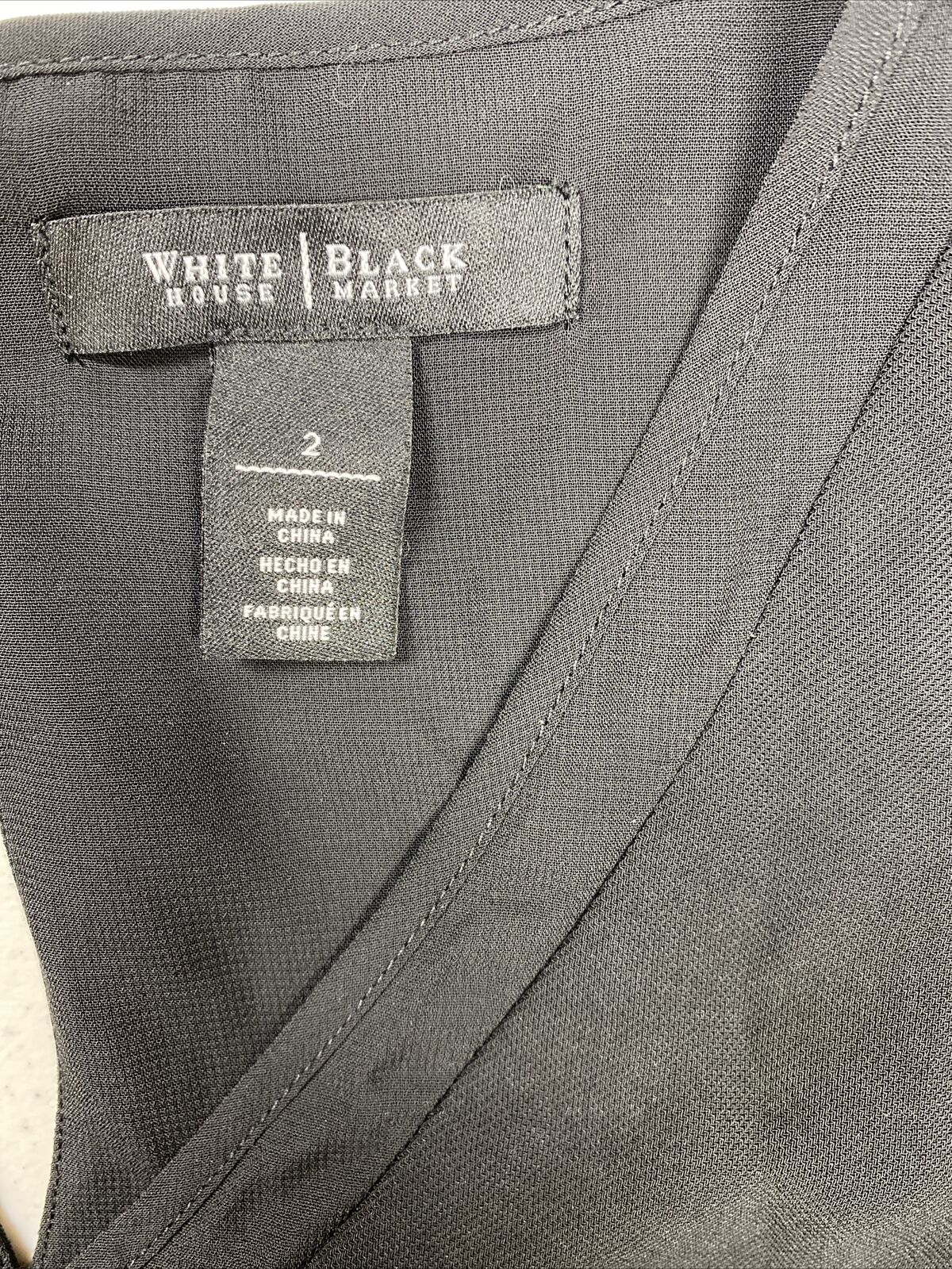White House Black Market Vestido recto alto y bajo sin mangas para mujer, color negro, 2