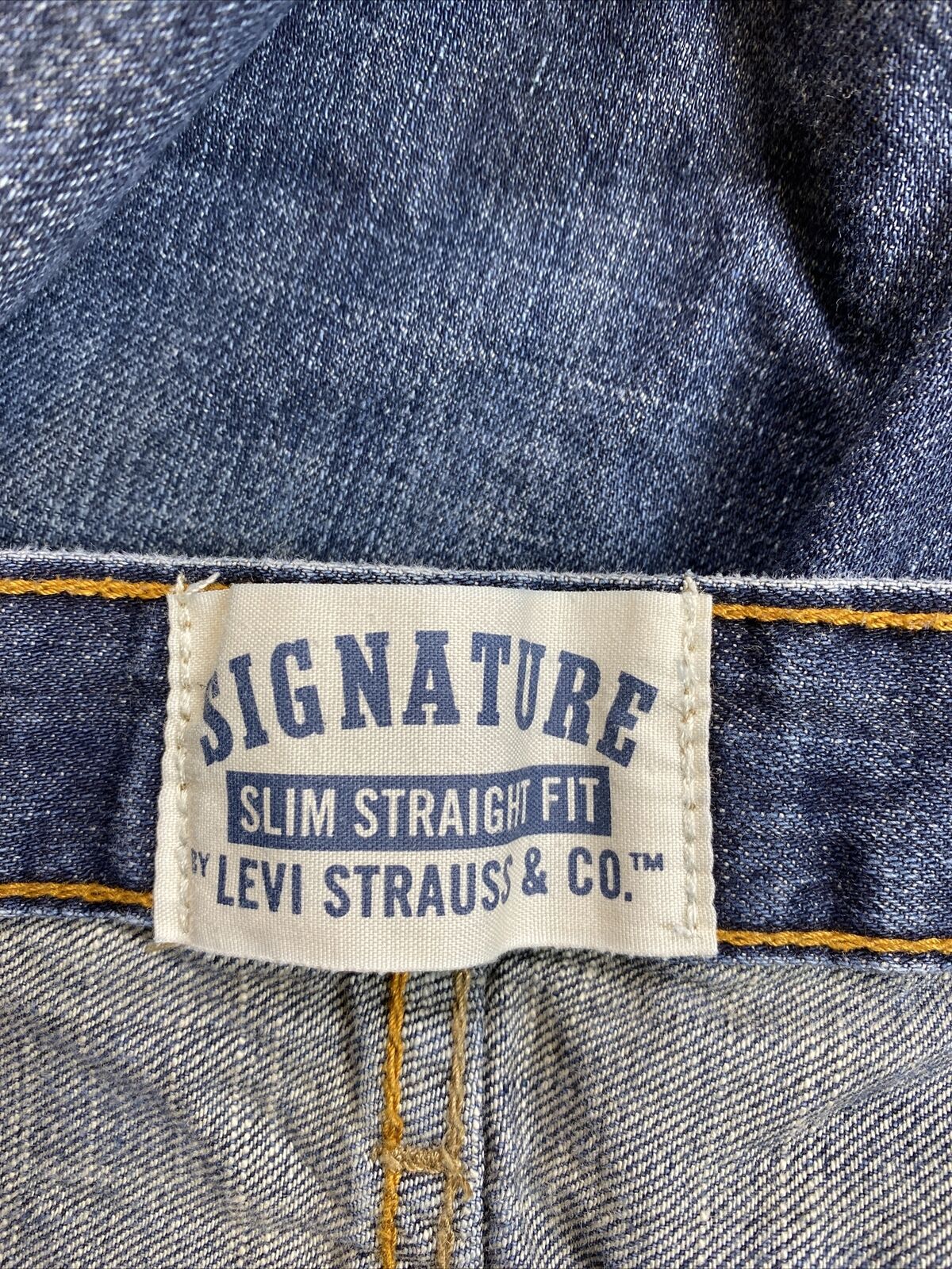 Levis Signature Men's Medium Wash Slim Straight Denim Jeans - 38x32